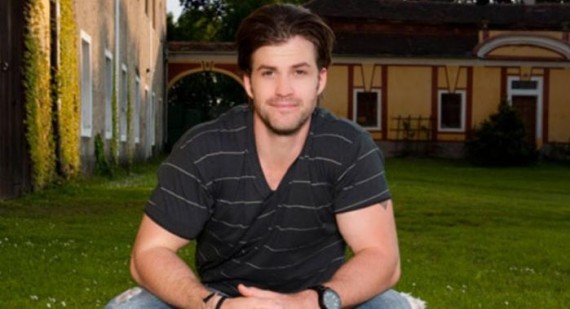 570_Johnny-Bananas-goes-bananas-over-Johnny-s-Bananas-8976