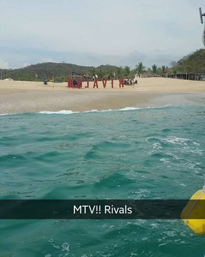 CTpxRL-XAAYoFYh.jpg-large